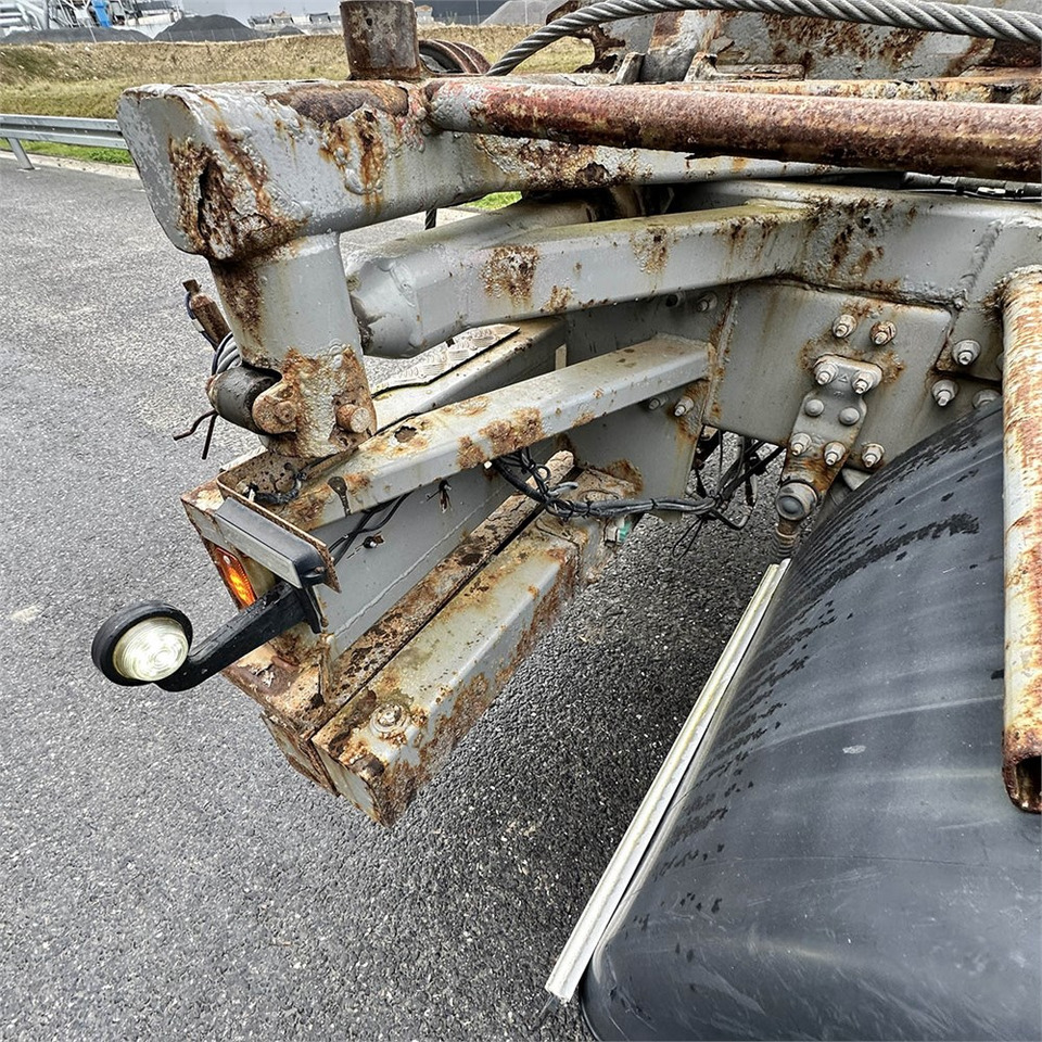 Truk pembawa sistem kabel Volvo FM-330: gambar 38