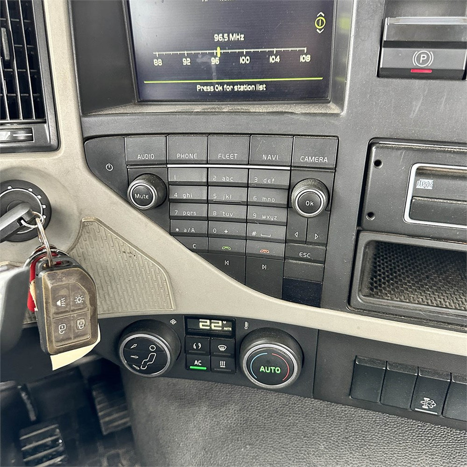 Truk pembawa sistem kabel Volvo FM-330: gambar 16