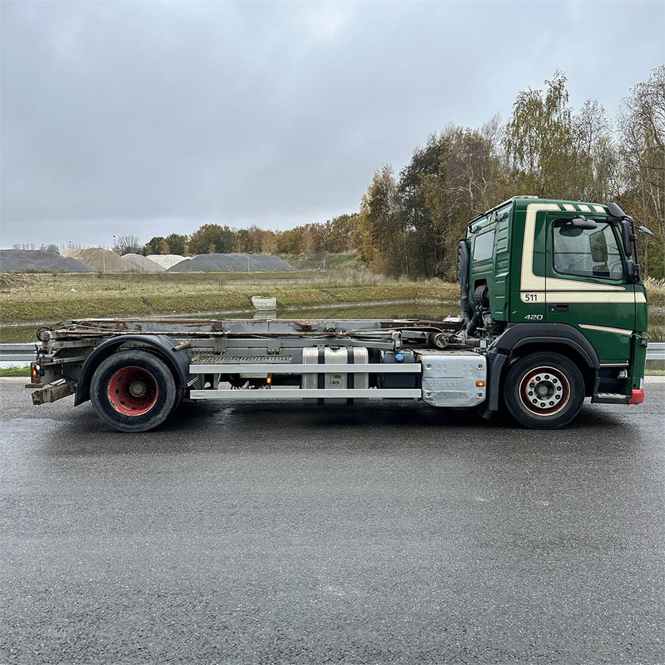 Truk pembawa sistem kabel Volvo FM-330: gambar 7