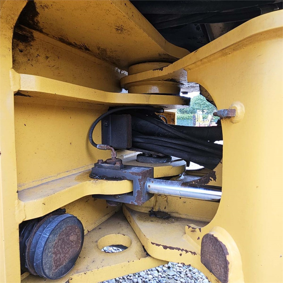 Wheel loader Volvo L45F-TP: gambar 37