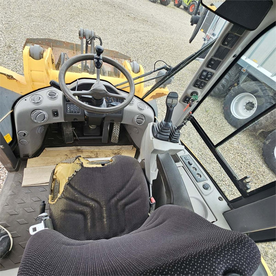 Wheel loader Volvo L45F-TP: gambar 18