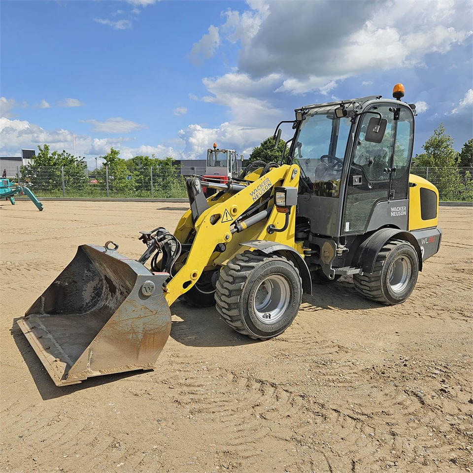 Wacker Neuson WL 32/RL30 - Wheel loader: gambar 1 Wacker Neuson WL 32/RL30 - Wheel loader: gambar 1