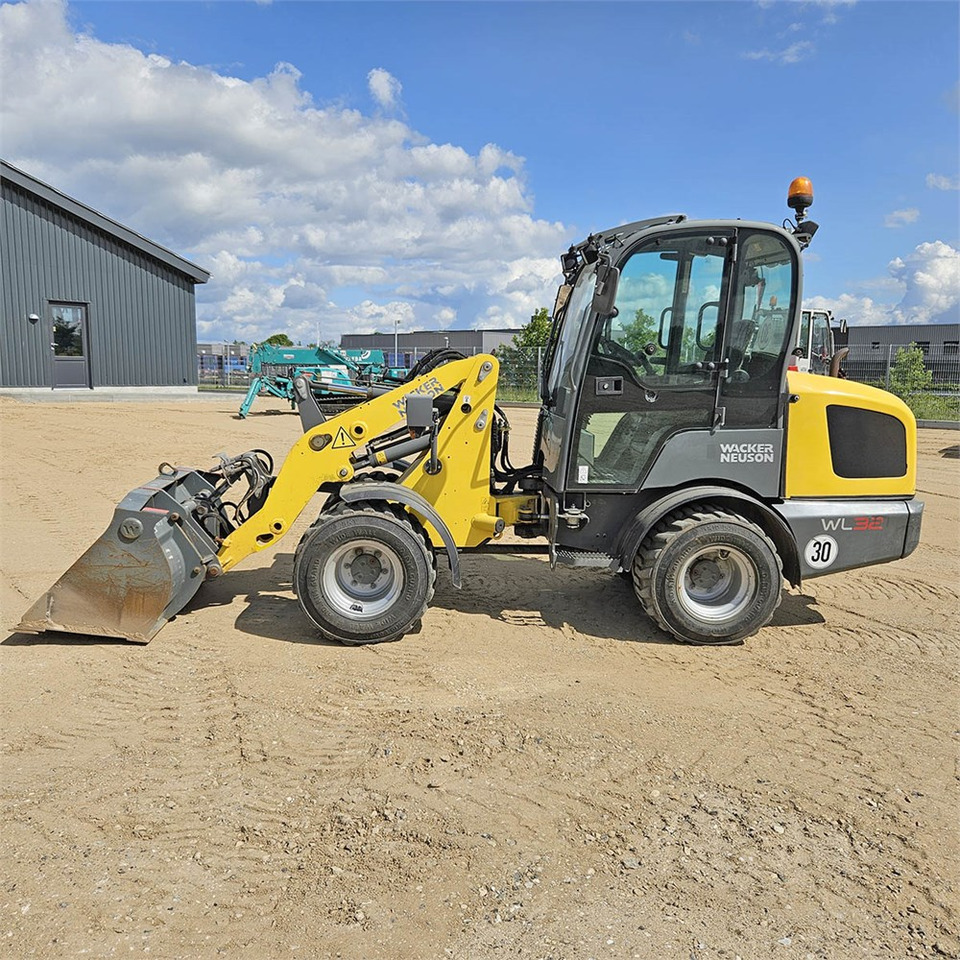 Wacker Neuson WL 32/RL30 - Wheel loader: gambar 2 Wacker Neuson WL 32/RL30 - Wheel loader: gambar 2