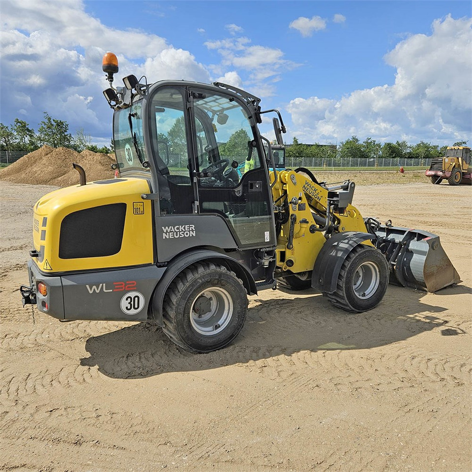 Wacker Neuson WL 32/RL30 - Wheel loader: gambar 5 Wacker Neuson WL 32/RL30 - Wheel loader: gambar 5