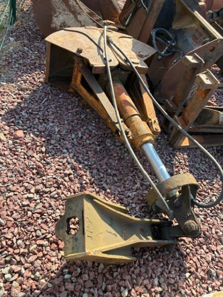 ARDEN EQUIPEMENT LOT EQUIPEMENTS QA 20 - Ember ekskavator: gambar 4 ARDEN EQUIPEMENT LOT EQUIPEMENTS QA 20 - Ember ekskavator: gambar 4