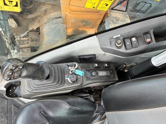 Ekskavator perayap Case CX 145D SR: gambar 11 Ekskavator perayap Case CX 145D SR: gambar 11