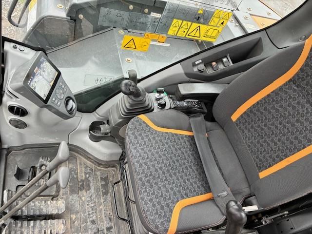 Ekskavator mini Case CX 90D: gambar 11