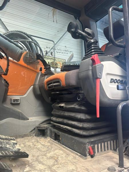 Doosan DX 235 LCR-5 - Ekskavator perayap: gambar 4 Doosan DX 235 LCR-5 - Ekskavator perayap: gambar 4