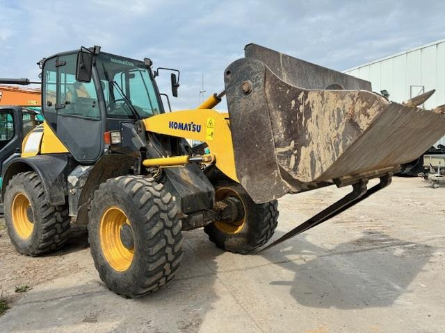 Komatsu WA100M6 - Wheel loader: gambar 4 Komatsu WA100M6 - Wheel loader: gambar 4