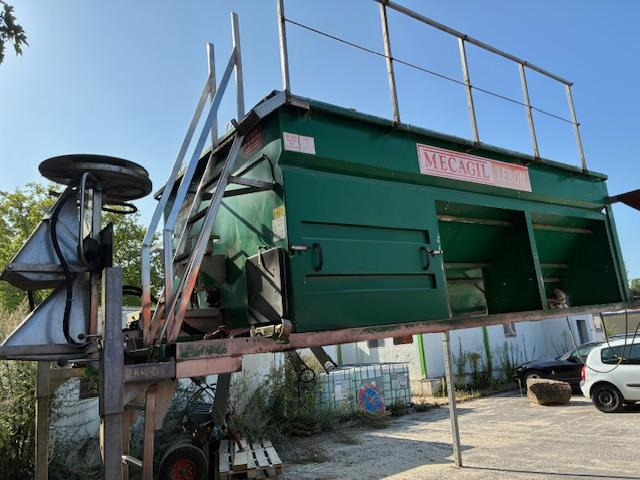 MEGAGIL LEBON FERRY 6,5M3 - Penyebar pasir/ Garam: gambar 1 MEGAGIL LEBON FERRY 6,5M3 - Penyebar pasir/ Garam: gambar 1