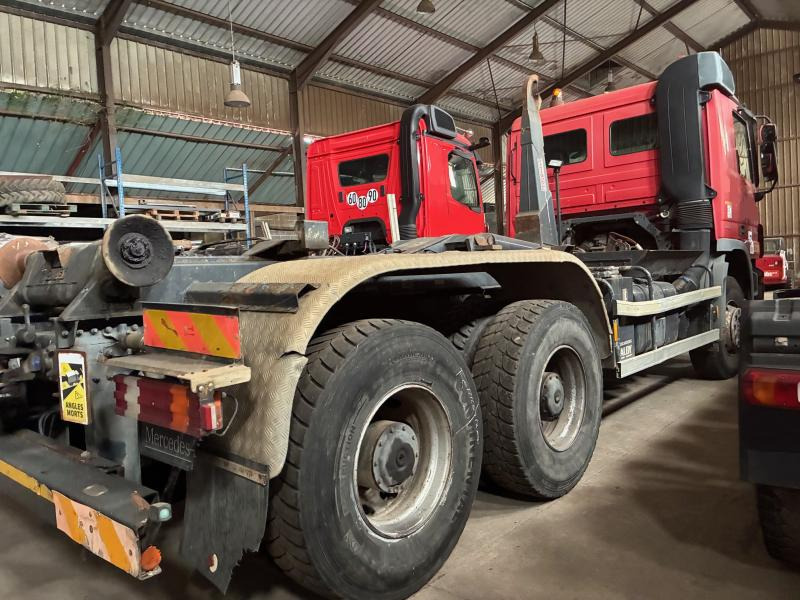 Mercedes 6X4 ACTROS 3341 - Hook lift: gambar 5 Mercedes 6X4 ACTROS 3341 - Hook lift: gambar 5