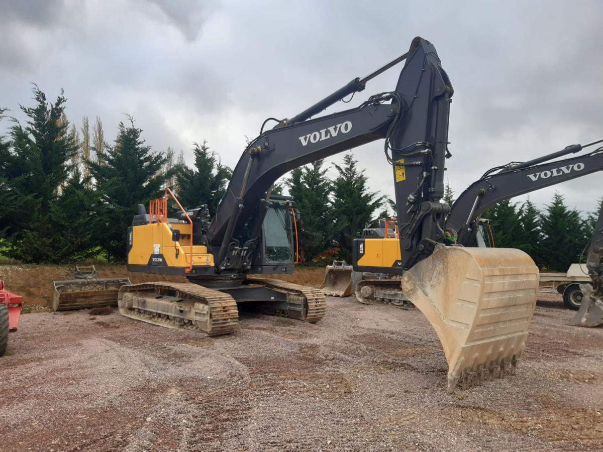 Volvo EC 300EL - Ekskavator perayap: gambar 2 Volvo EC 300EL - Ekskavator perayap: gambar 2
