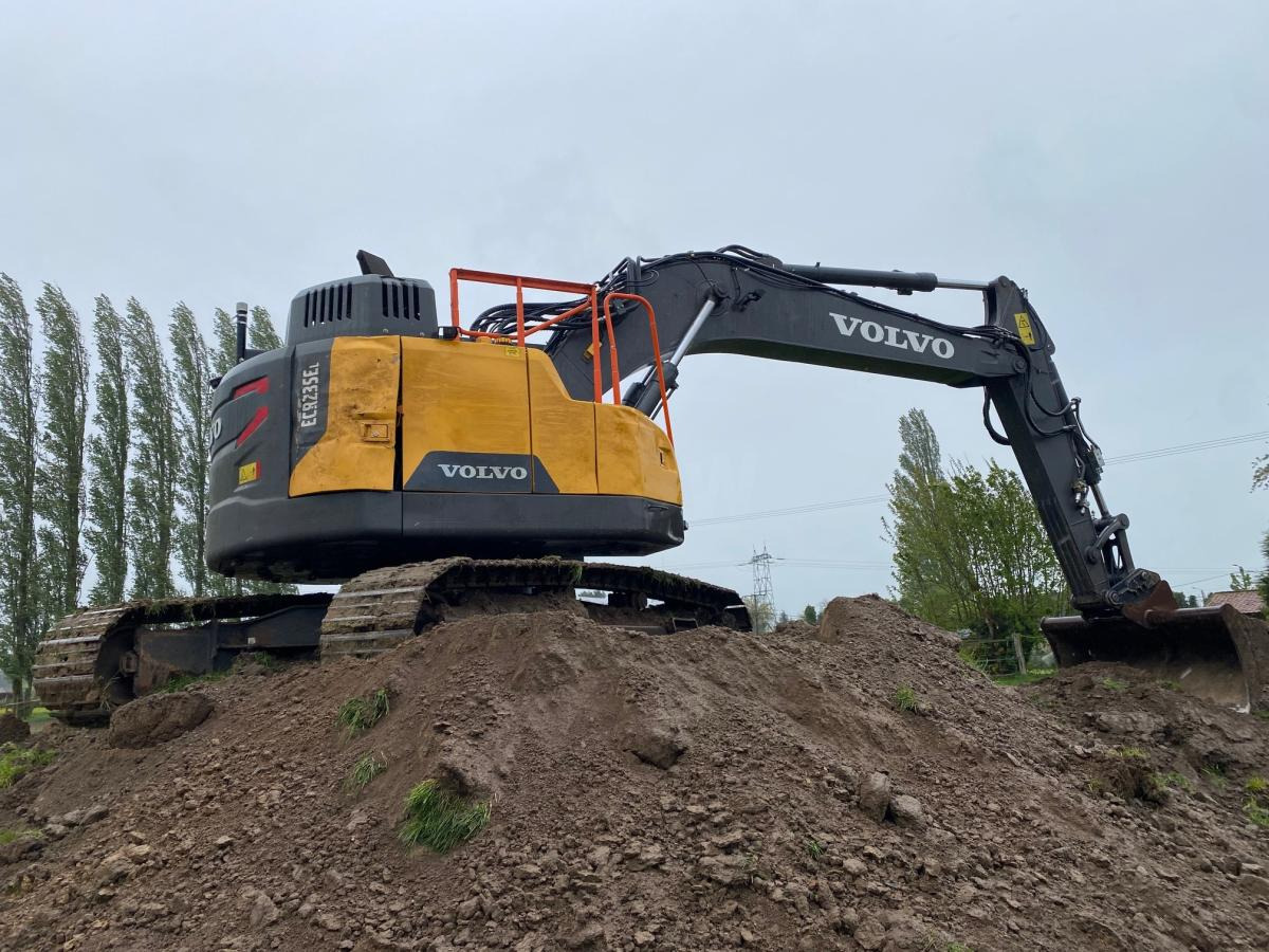 Volvo ECR 235EL - Ekskavator perayap: gambar 4 Volvo ECR 235EL - Ekskavator perayap: gambar 4