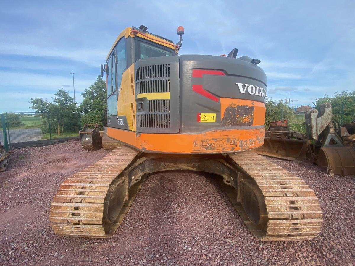 Volvo ECR 235EL - Ekskavator perayap: gambar 5 Volvo ECR 235EL - Ekskavator perayap: gambar 5