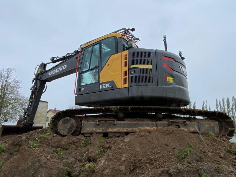 Volvo ECR 235EL - Ekskavator perayap: gambar 2 Volvo ECR 235EL - Ekskavator perayap: gambar 2