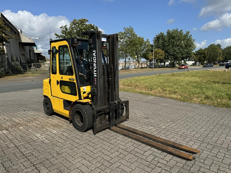 Hyundai 33D-7E - Forklift diesel: gambar 5 Hyundai 33D-7E - Forklift diesel: gambar 5