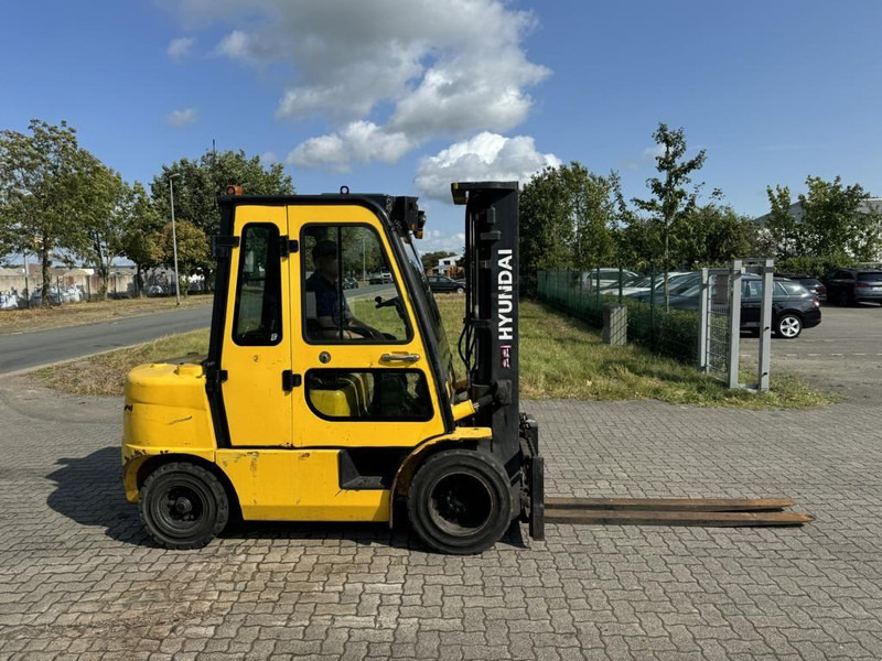 Hyundai 33D-7E - Forklift diesel: gambar 4 Hyundai 33D-7E - Forklift diesel: gambar 4