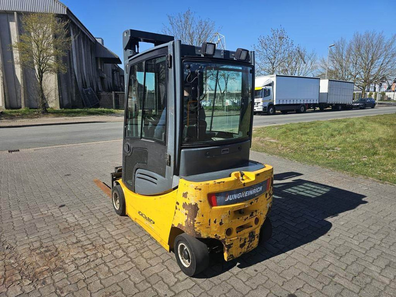 Jungheinrich EFG320 - Forklift listrik: gambar 5 Jungheinrich EFG320 - Forklift listrik: gambar 5