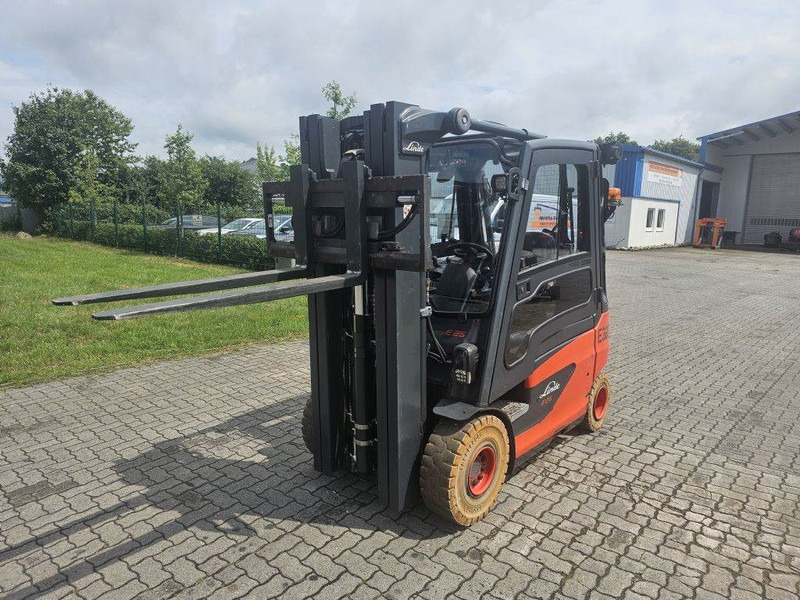 Linde E25-01 UVV - Forklift listrik: gambar 1 Linde E25-01 UVV - Forklift listrik: gambar 1