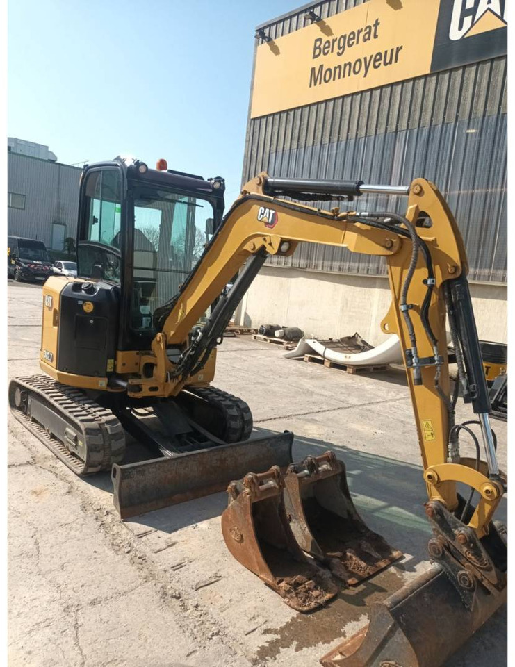 CAT 302.7 - Ekskavator perayap: gambar 2 CAT 302.7 - Ekskavator perayap: gambar 2