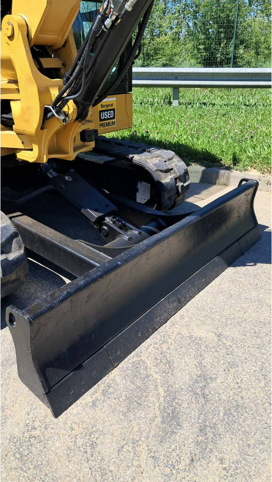 Ekskavator perayap CAT 306 CR: gambar 22