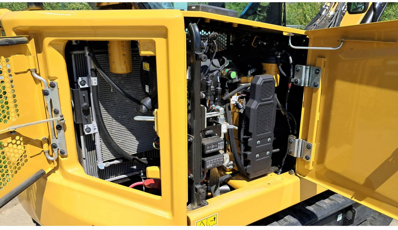 Ekskavator perayap CAT 306 CR: gambar 15