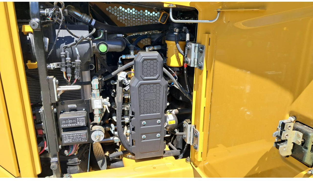 Ekskavator perayap CAT 306 CR: gambar 12