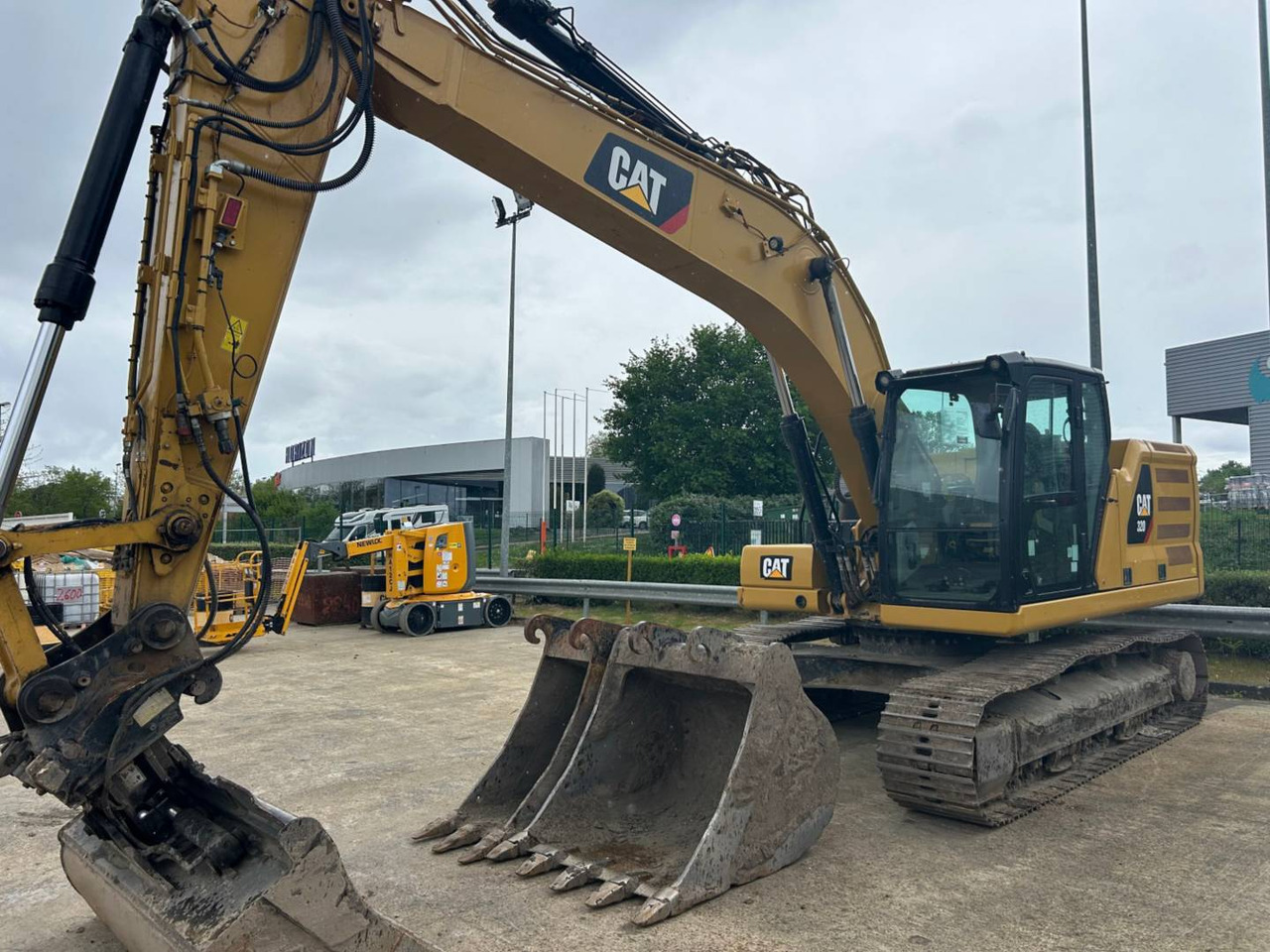 CAT 320 - Ekskavator perayap: gambar 2 CAT 320 - Ekskavator perayap: gambar 2