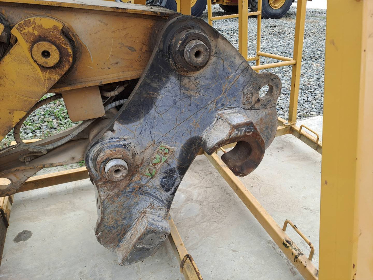 Ekskavator perayap CAT 340F UHD: gambar 24