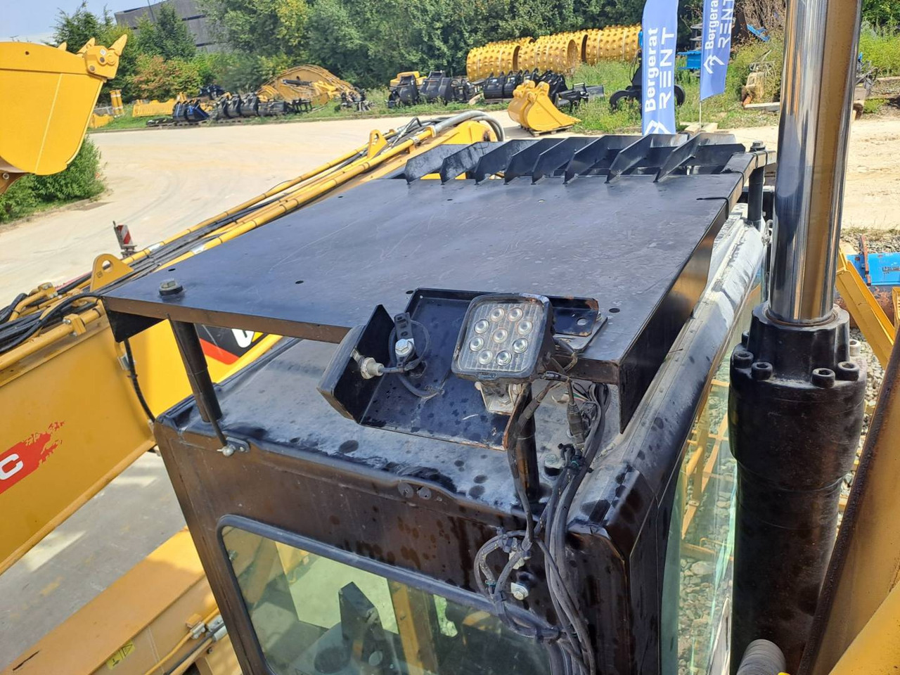 Ekskavator perayap CAT 340F UHD: gambar 21
