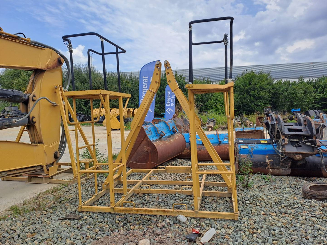 Ekskavator perayap CAT 340F UHD: gambar 23
