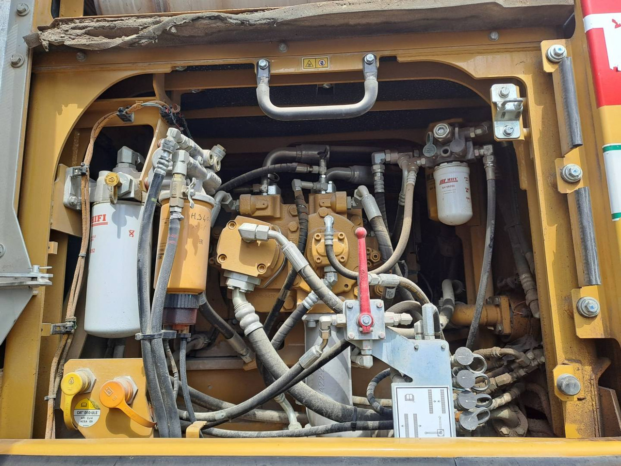 Ekskavator perayap CAT 340F UHD: gambar 18