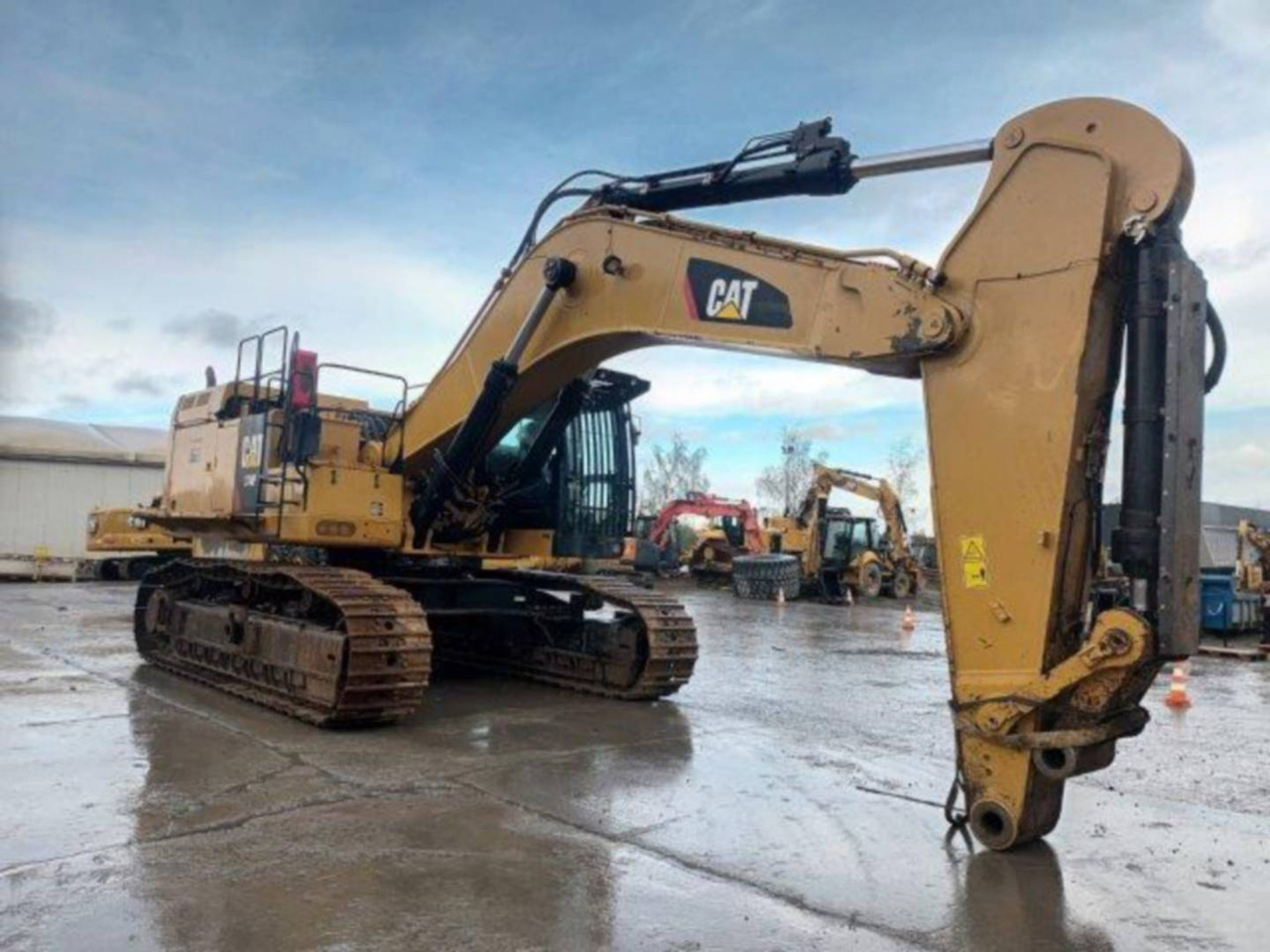 CAT 374F - Ekskavator perayap: gambar 2 CAT 374F - Ekskavator perayap: gambar 2