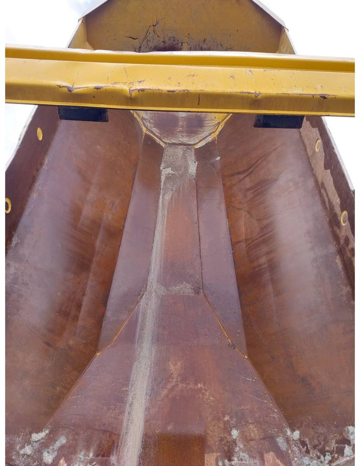 Tempat sampah artikulasi CAT 745: gambar 19 Tempat sampah artikulasi CAT 745: gambar 19