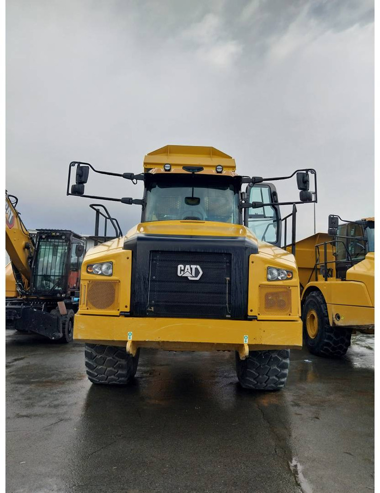 Tempat sampah artikulasi CAT 745: gambar 8 Tempat sampah artikulasi CAT 745: gambar 8