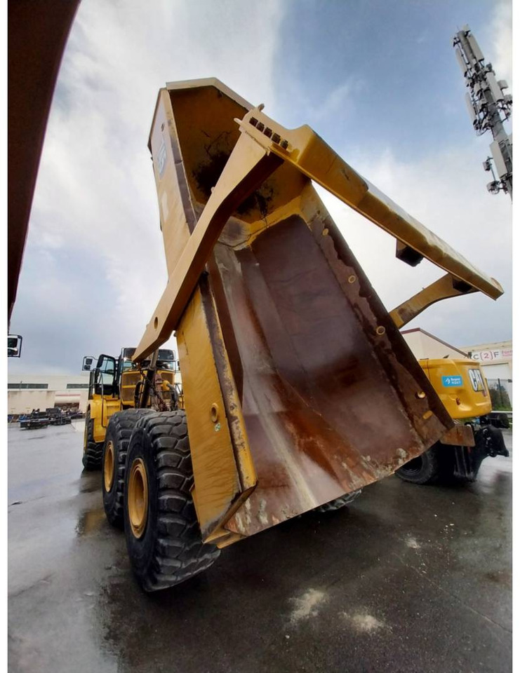 Tempat sampah artikulasi CAT 745: gambar 18 Tempat sampah artikulasi CAT 745: gambar 18