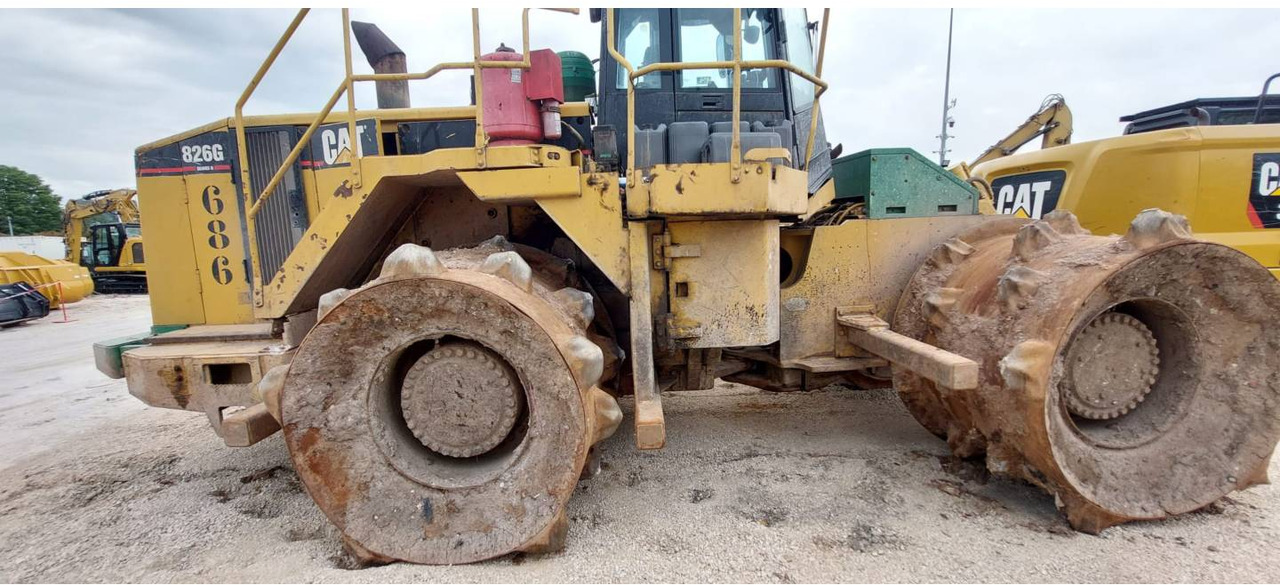 CAT 826G II - Bulldozer: gambar 1 CAT 826G II - Bulldozer: gambar 1