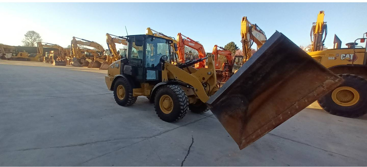 CAT 906 - Wheel loader: gambar 2 CAT 906 - Wheel loader: gambar 2