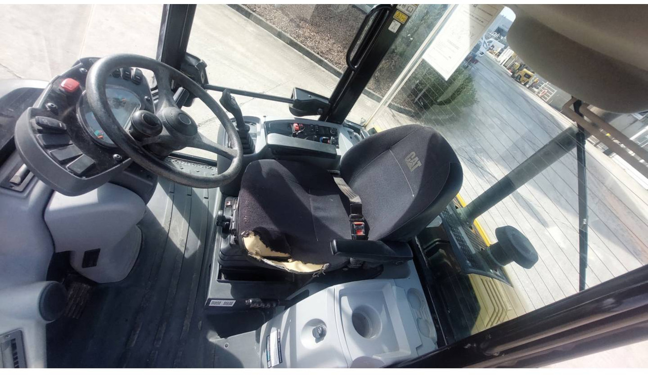 Wheel loader CAT 906M: gambar 14
