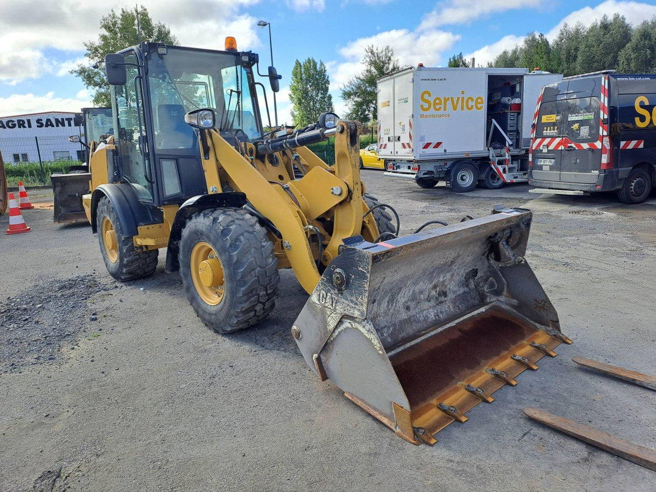 CAT 906M - Wheel loader: gambar 2 CAT 906M - Wheel loader: gambar 2