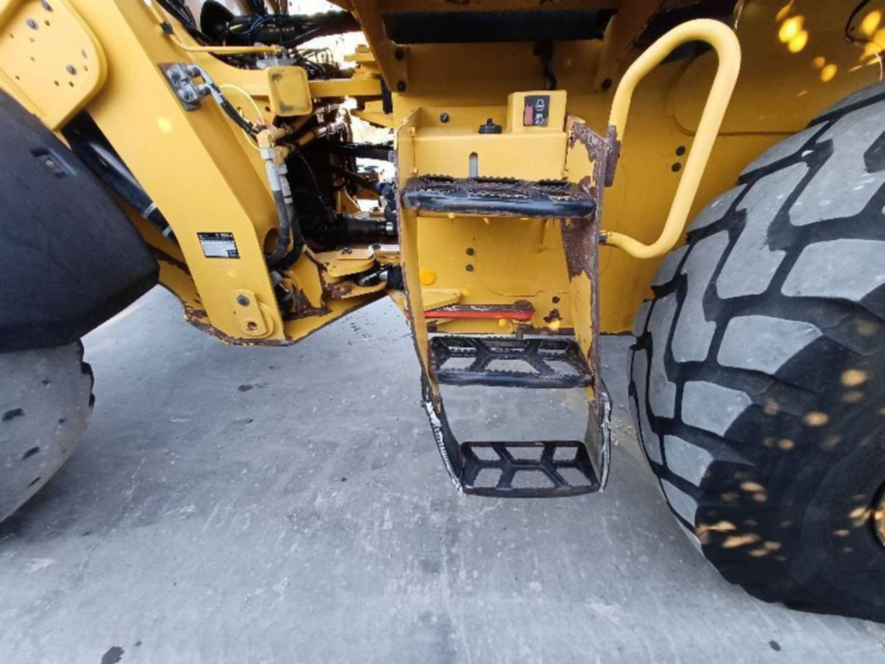 Wheel loader CAT 938M: gambar 12 Wheel loader CAT 938M: gambar 12