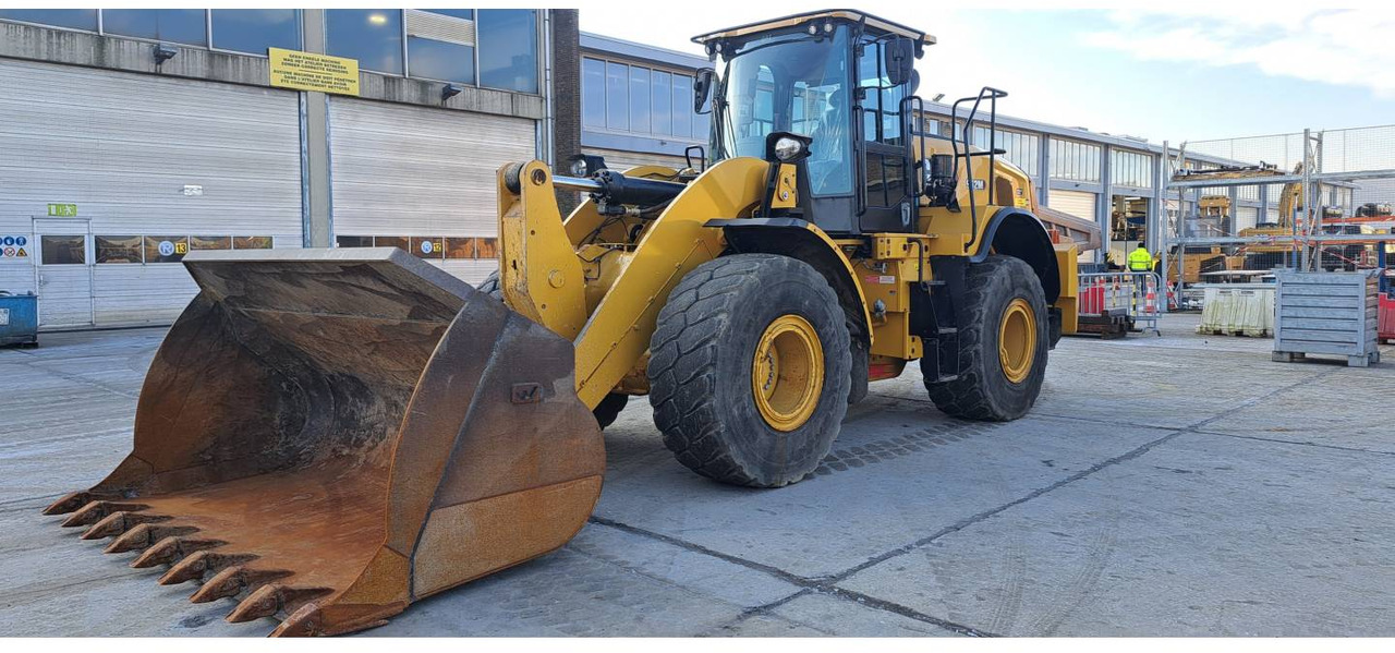 CAT 962M - Wheel loader: gambar 1 CAT 962M - Wheel loader: gambar 1