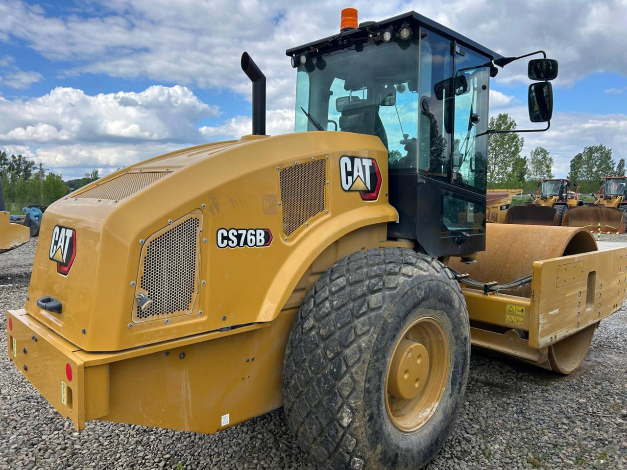 CAT CS76B - Pemadat: gambar 3 CAT CS76B - Pemadat: gambar 3