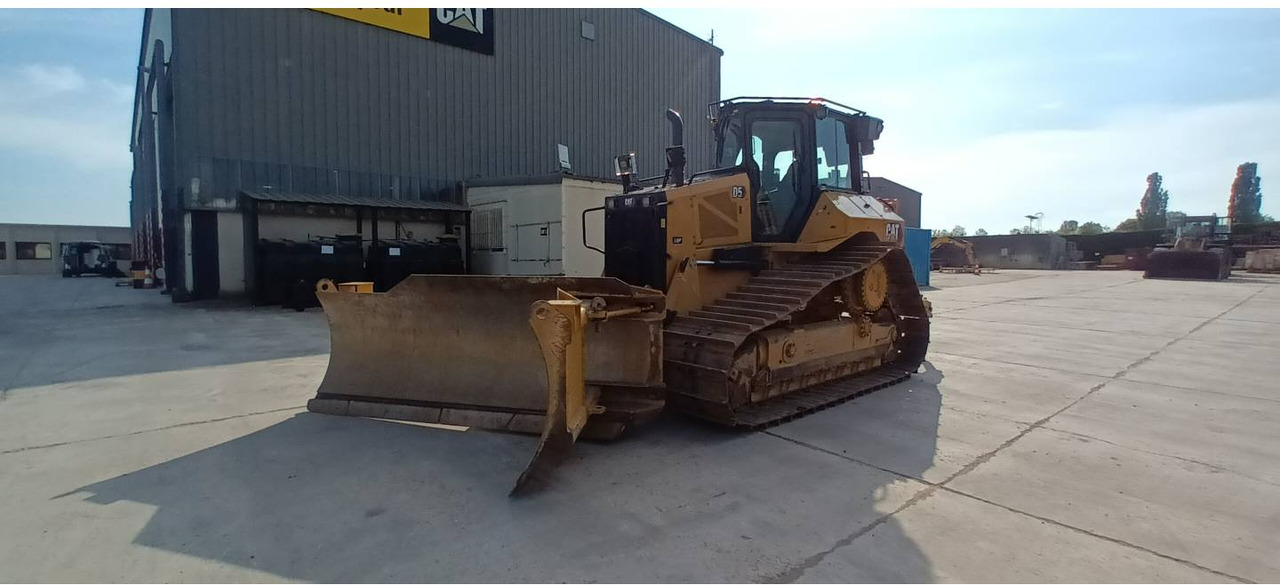 CAT D5 - Bulldozer: gambar 1 CAT D5 - Bulldozer: gambar 1