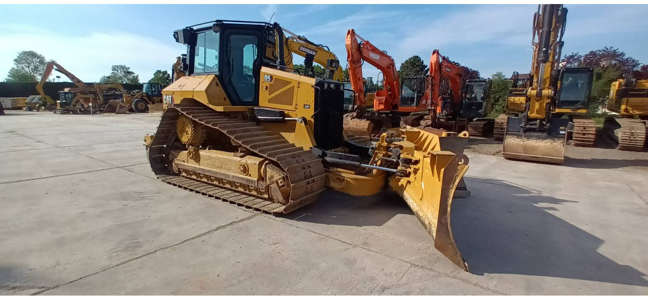 CAT D5 - Bulldozer: gambar 2 CAT D5 - Bulldozer: gambar 2
