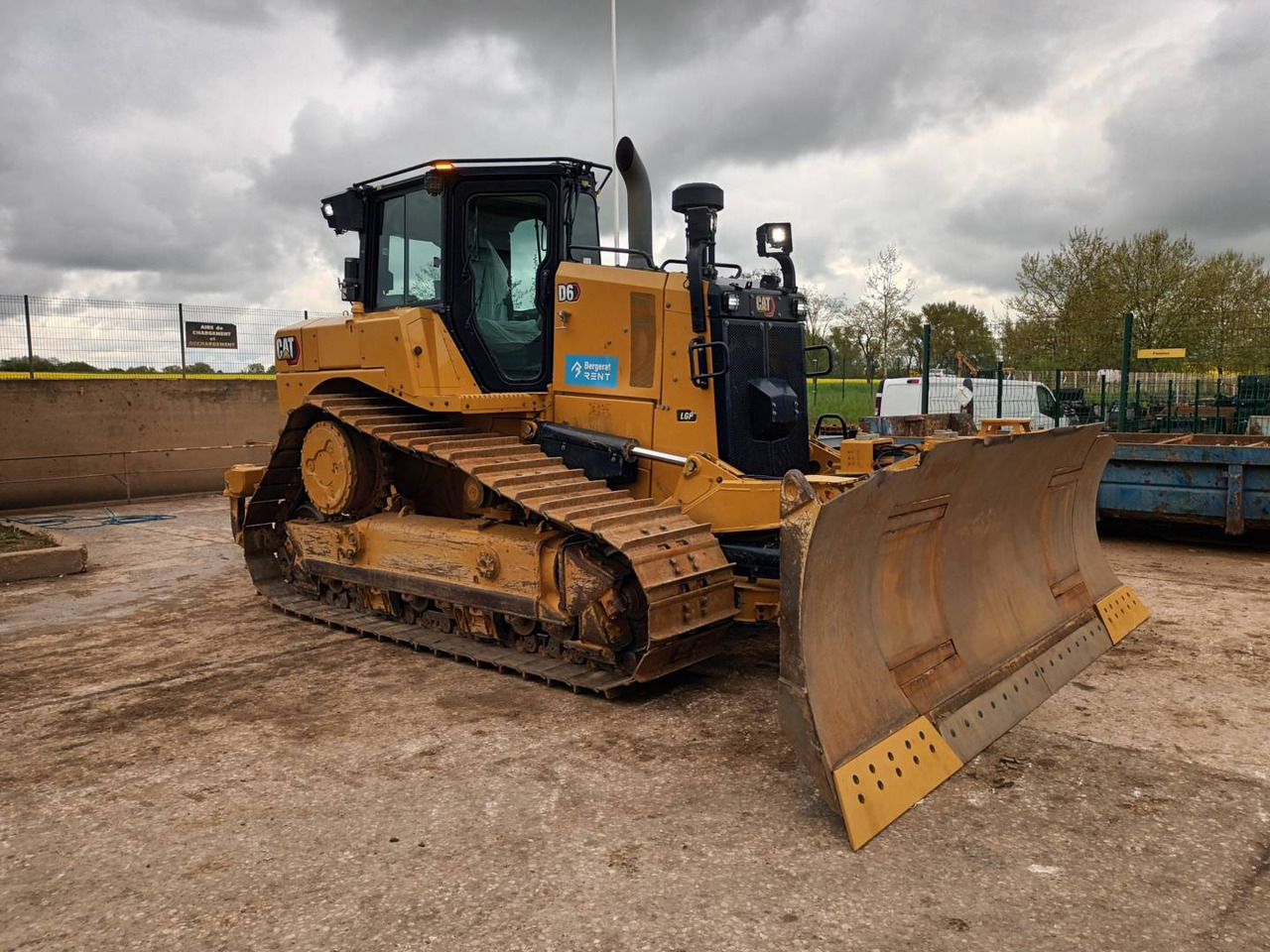 CAT D6 VPAT - Bulldozer: gambar 2 CAT D6 VPAT - Bulldozer: gambar 2