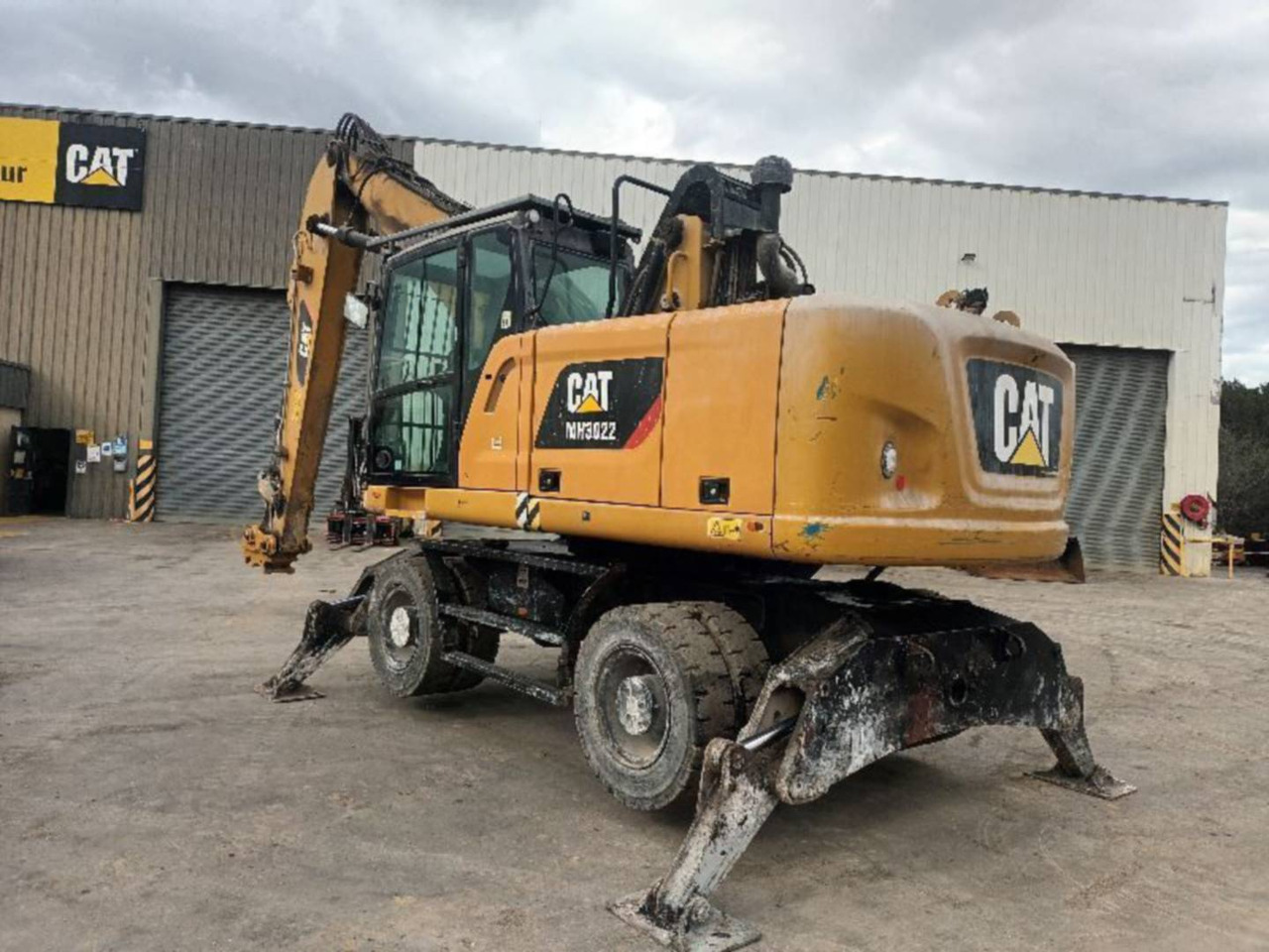 CAT MH3022-1 - Ekskavator roda: gambar 2 CAT MH3022-1 - Ekskavator roda: gambar 2
