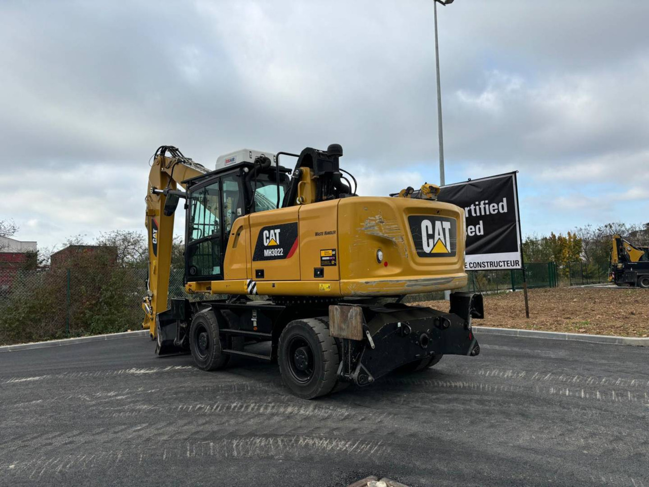 CAT MH3022-1 - Ekskavator roda: gambar 4 CAT MH3022-1 - Ekskavator roda: gambar 4
