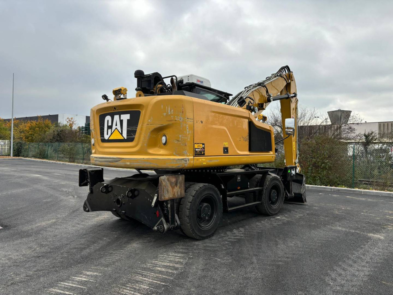 CAT MH3022-1 - Ekskavator roda: gambar 3 CAT MH3022-1 - Ekskavator roda: gambar 3