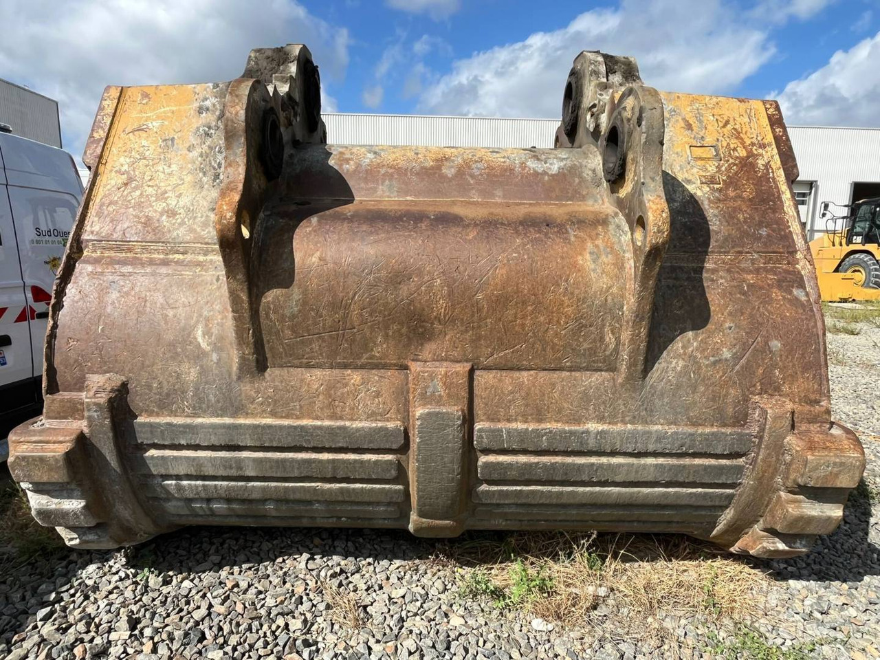 CAT - Ember: gambar 4 CAT - Ember: gambar 4